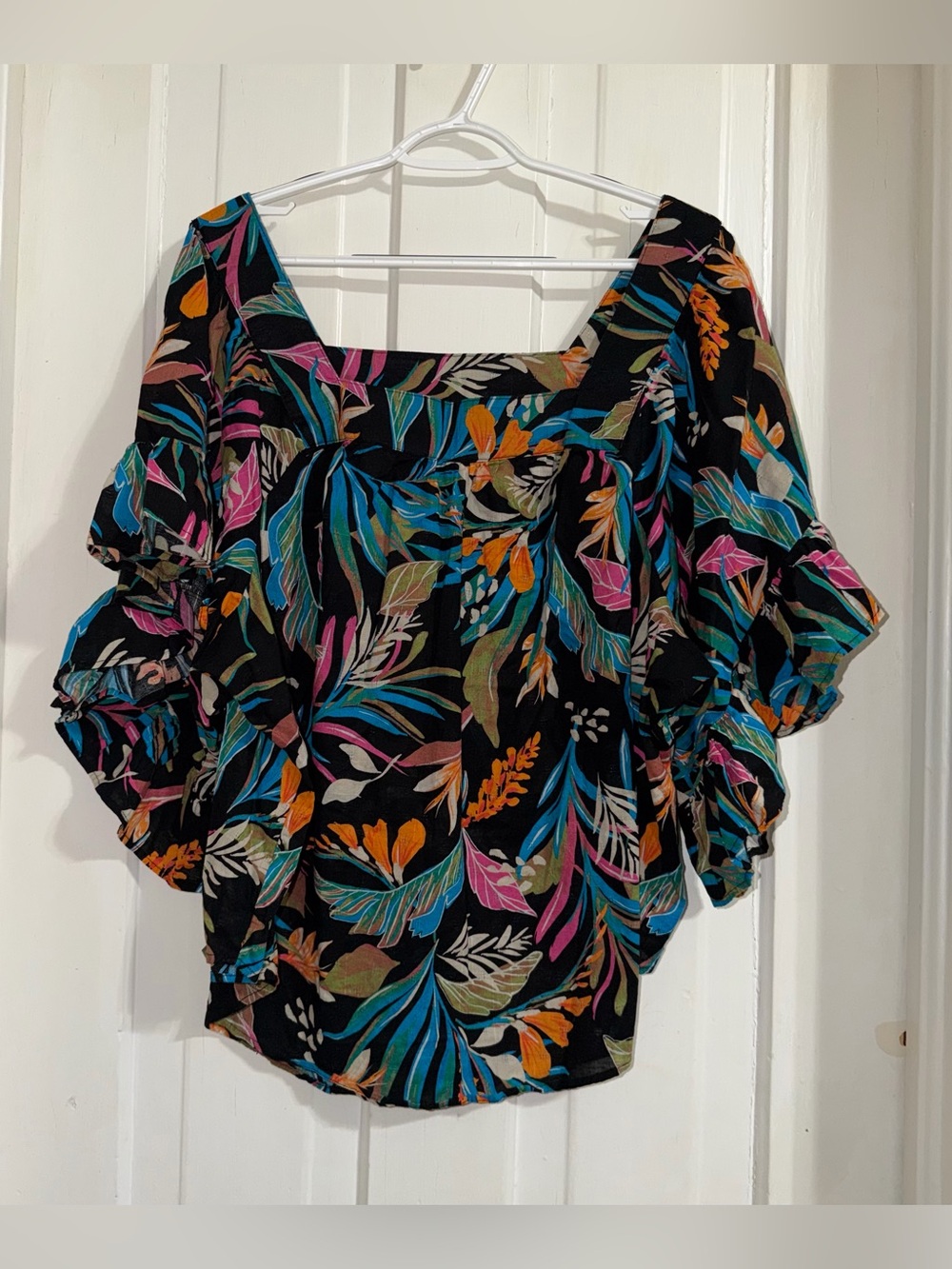 Women’s plus size 2X shirt Black Floral Square-Neck Women's Top